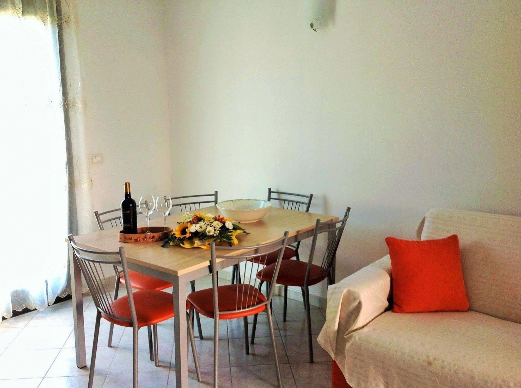 R&Z Getaway Apartment Santa Maria Coghinas Bagian luar foto