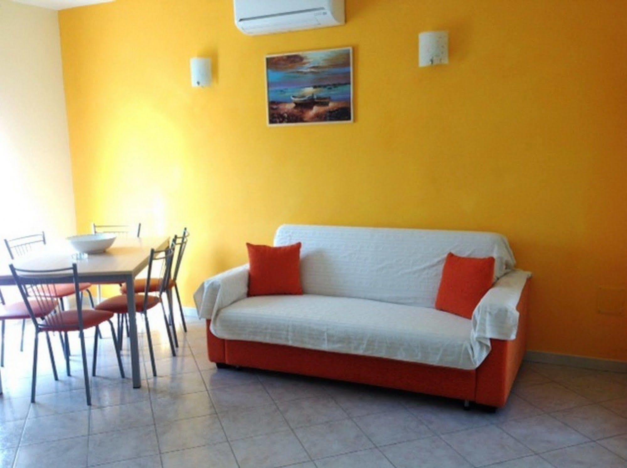 R&Z Getaway Apartment Santa Maria Coghinas Bagian luar foto