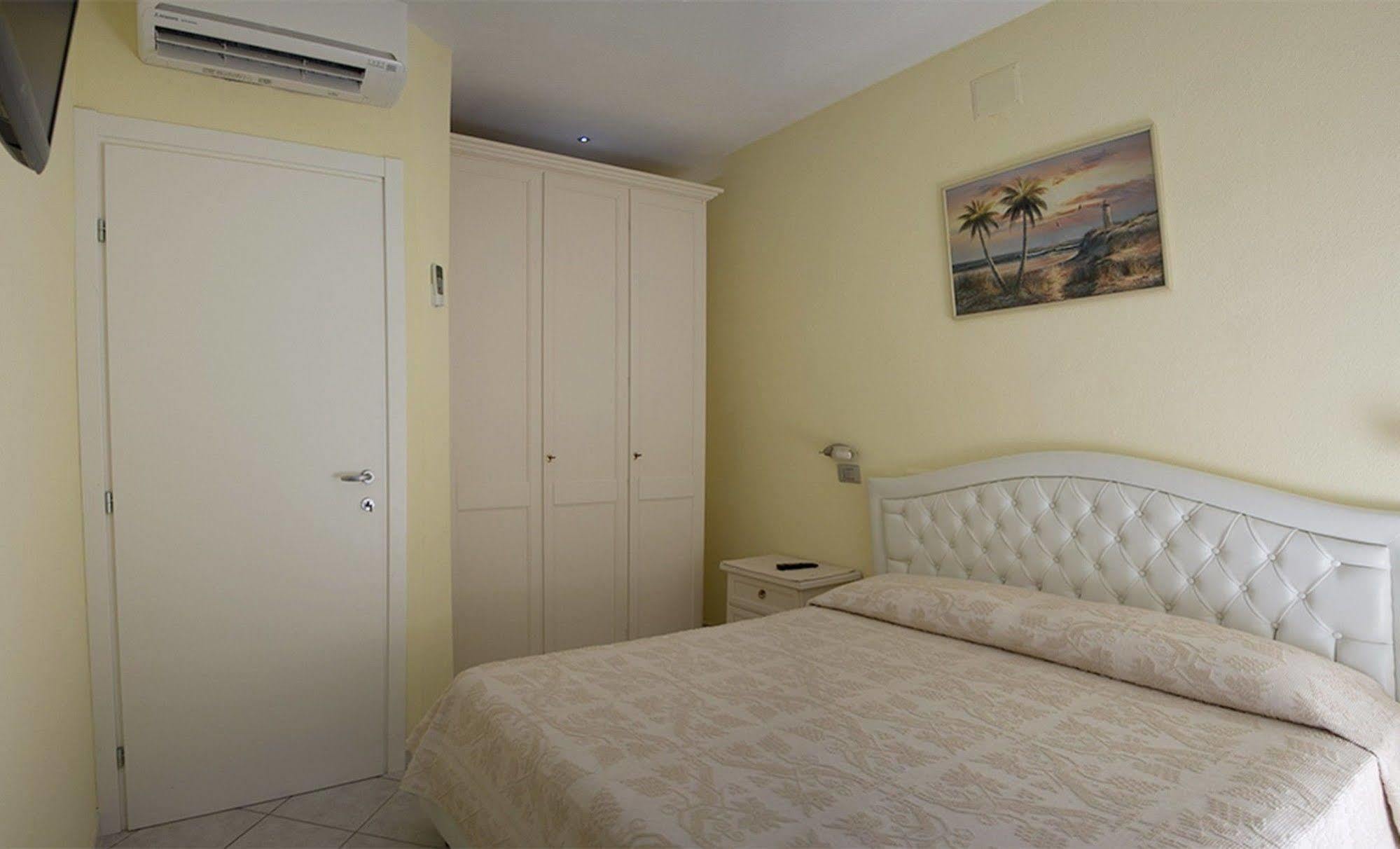 R&Z Getaway Apartment Santa Maria Coghinas Bagian luar foto