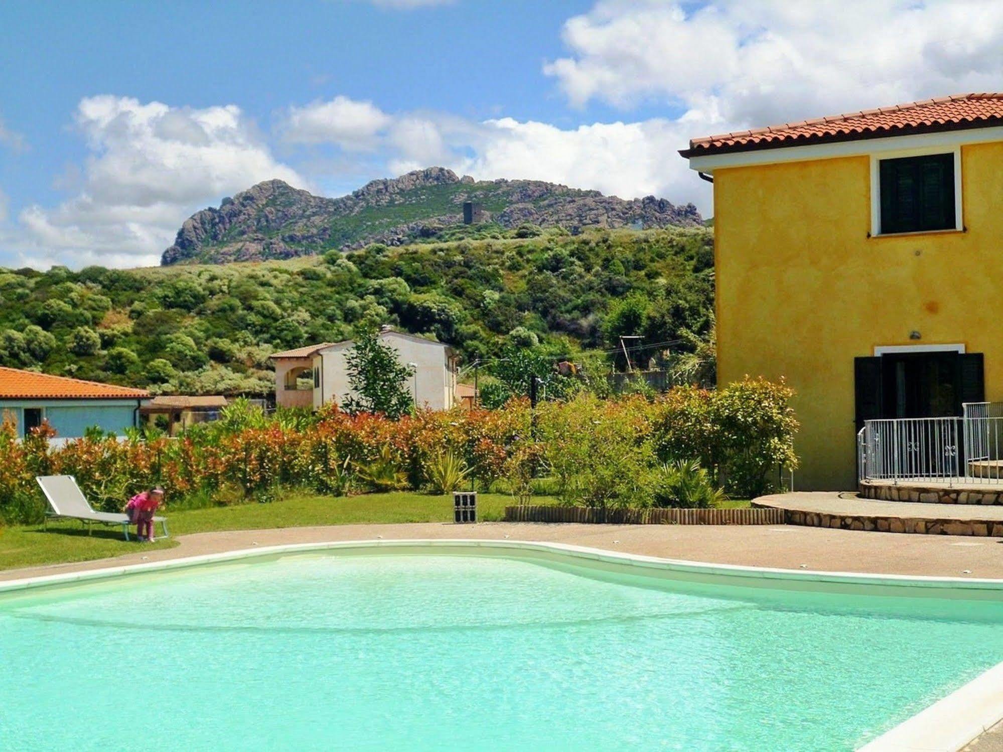 R&Z Getaway Apartment Santa Maria Coghinas Bagian luar foto